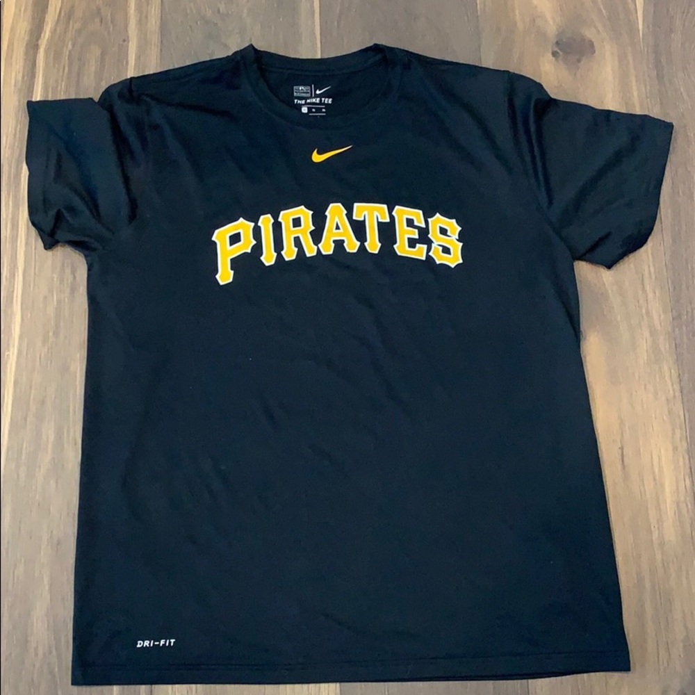 Nike tee